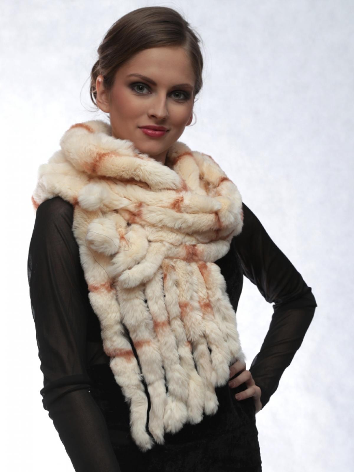 Šál z pravej králičej kožušiny strapcový - farba béžová pruhovaná